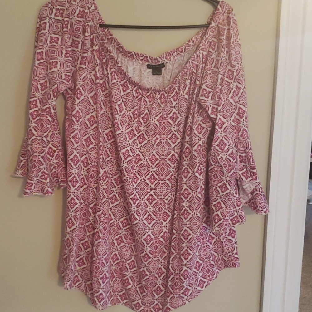 Off shoulders shirt